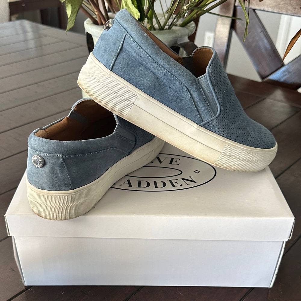Steve Madden Men’s Light Blue Suede Slip-On Sneakers
